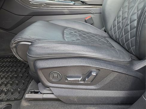 Used 2023 Audi SQ8 Premium Plus image 24