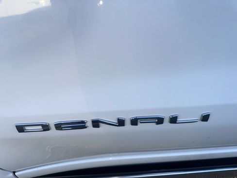 Used 2023 GMC Sierra 1500 Denali w/ Denali Reserve Package image 9