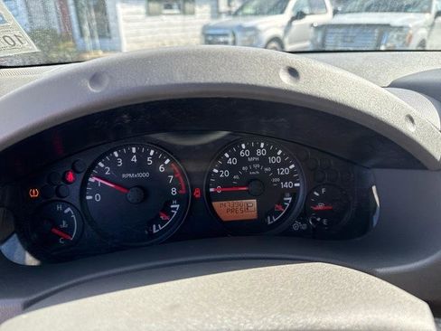 Used 2016 Nissan Frontier SV image 12