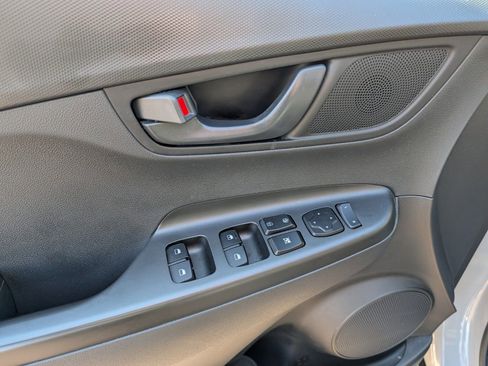 Used 2022 Hyundai Kona SEL image 26