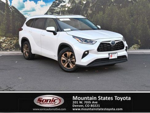 Certified 2023 Toyota Highlander Bronze Edition image 1