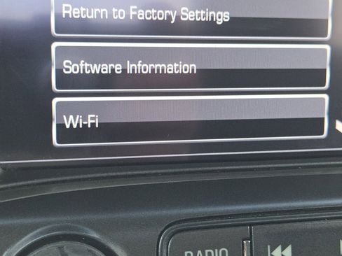 Used 2018 Chevrolet Silverado 1500 LT image 7