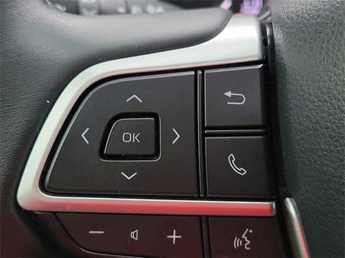 Used 2022 Toyota Highlander XLE image 26