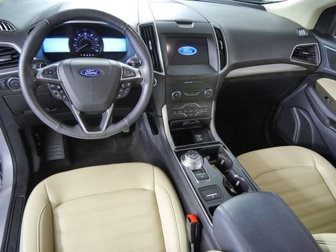 Certified 2019 Ford Edge SEL w/ Equipment Group 201A AWD/4WD image 4