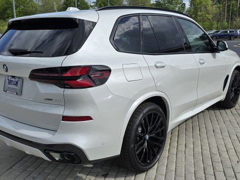 New 2026 BMW X5 xDrive40i w/ M Sport Package image 5