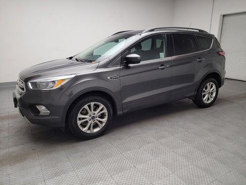 Used 2018 Ford Escape SE w/ Ford Safe & Smart Package image 2
