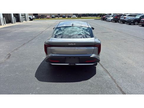 Used 2025 Kia K4 FWD image 5