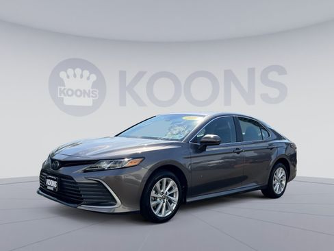 Used 2023 Toyota Camry LE AWD/4WD image 1