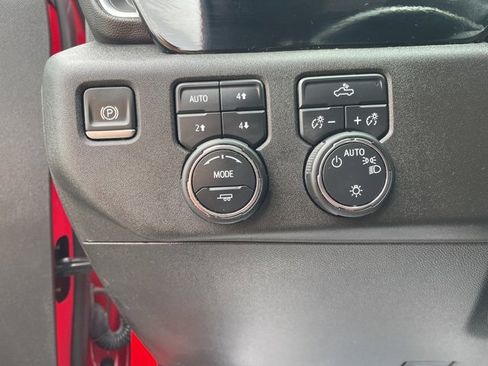 Used 2024 Chevrolet Silverado 1500 LT image 24