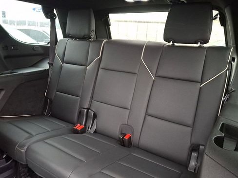 Used 2022 Cadillac Escalade Premium Luxury w/ Performance Package image 10