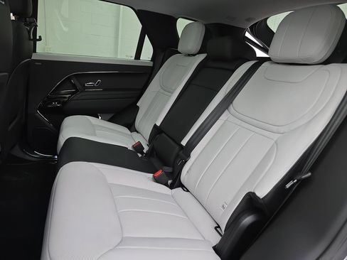 New 2026 Land Rover Range Rover Sport Dynamic SE image 14