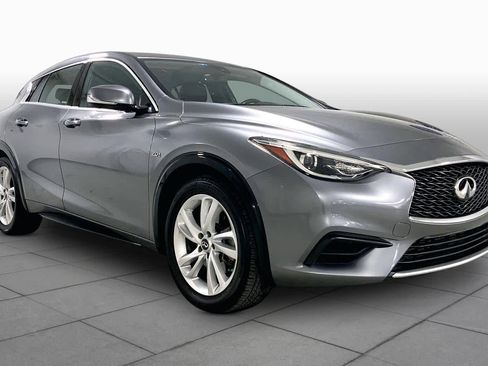 Used 2017 INFINITI QX30 w/ Cargo Package FWD image 2
