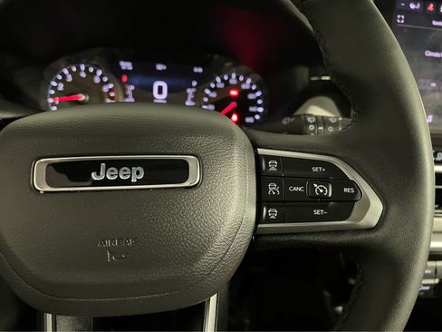 Used 2025 Jeep Compass Limited w/ Sun & Sound Group AWD/4WD image 20