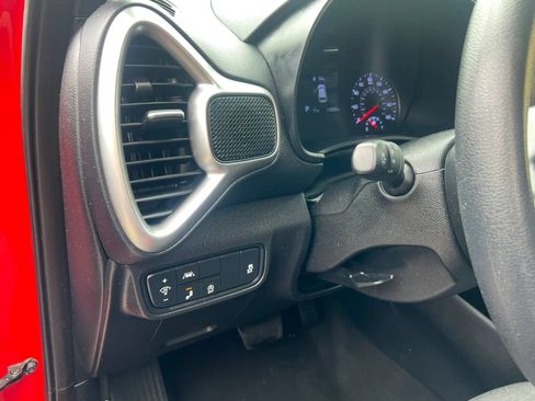 Used 2020 Kia Soul S FWD image 14