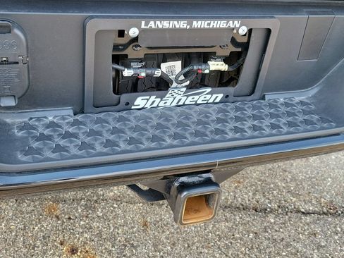 Used 2025 Chevrolet Colorado ZR2 w/ Technology Package AWD/4WD image 36
