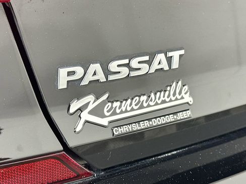 Used 2016 Volkswagen Passat 1.8T R-Line image 27