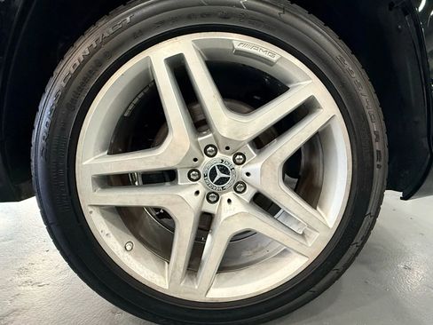 Used 2013 Mercedes-Benz GL 550 4MATIC w/ On/Off-Road Pkg image 33