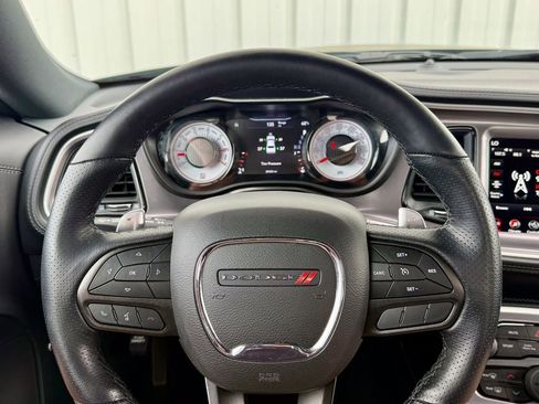 Used 2022 Dodge Challenger R/T w/ T/A Package image 21