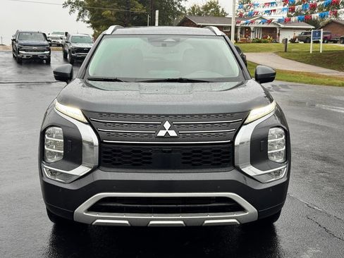 Used 2024 Mitsubishi Outlander SEL image 2