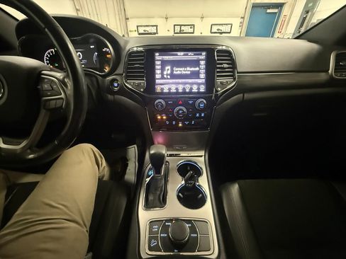 Used 2019 Jeep Grand Cherokee Altitude AWD/4WD image 19