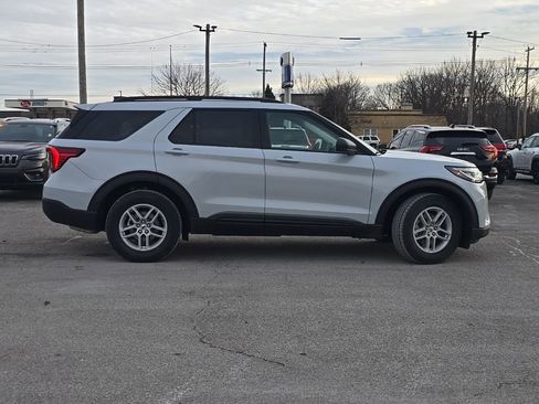 New 2026 Ford Explorer Active w/ Active Comfort Package RWD image 8