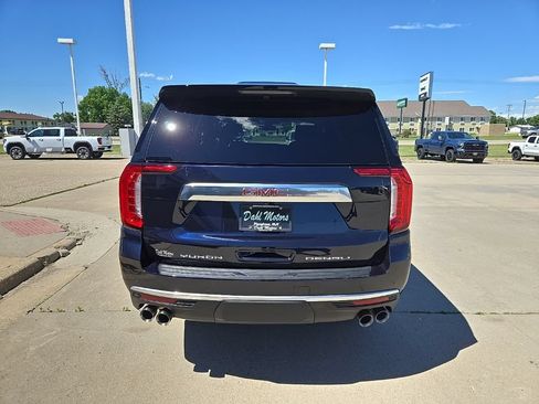 Used 2022 GMC Yukon Denali AWD/4WD image 8
