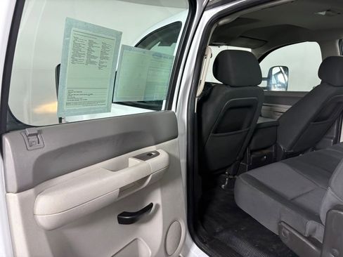 Used 2013 Chevrolet Silverado 3500 W/T image 25