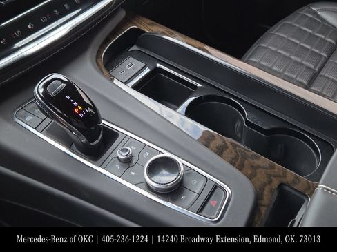 Used 2024 Cadillac Escalade Sport Platinum w/ LPO, ONYX Package AWD/4WD image 15