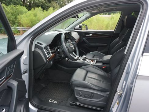 Used 2018 Audi Q5 2.0T Premium Plus w/ Premium Plus Package AWD/4WD image 2