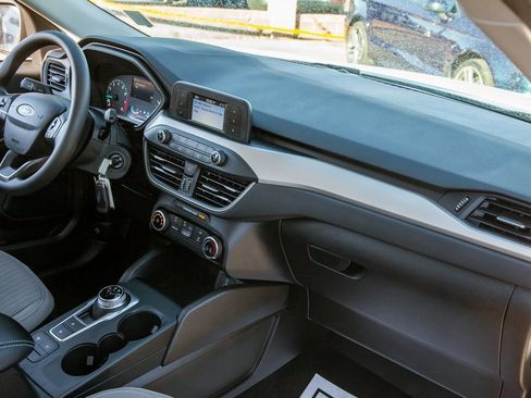 Used 2022 Ford Escape S image 11