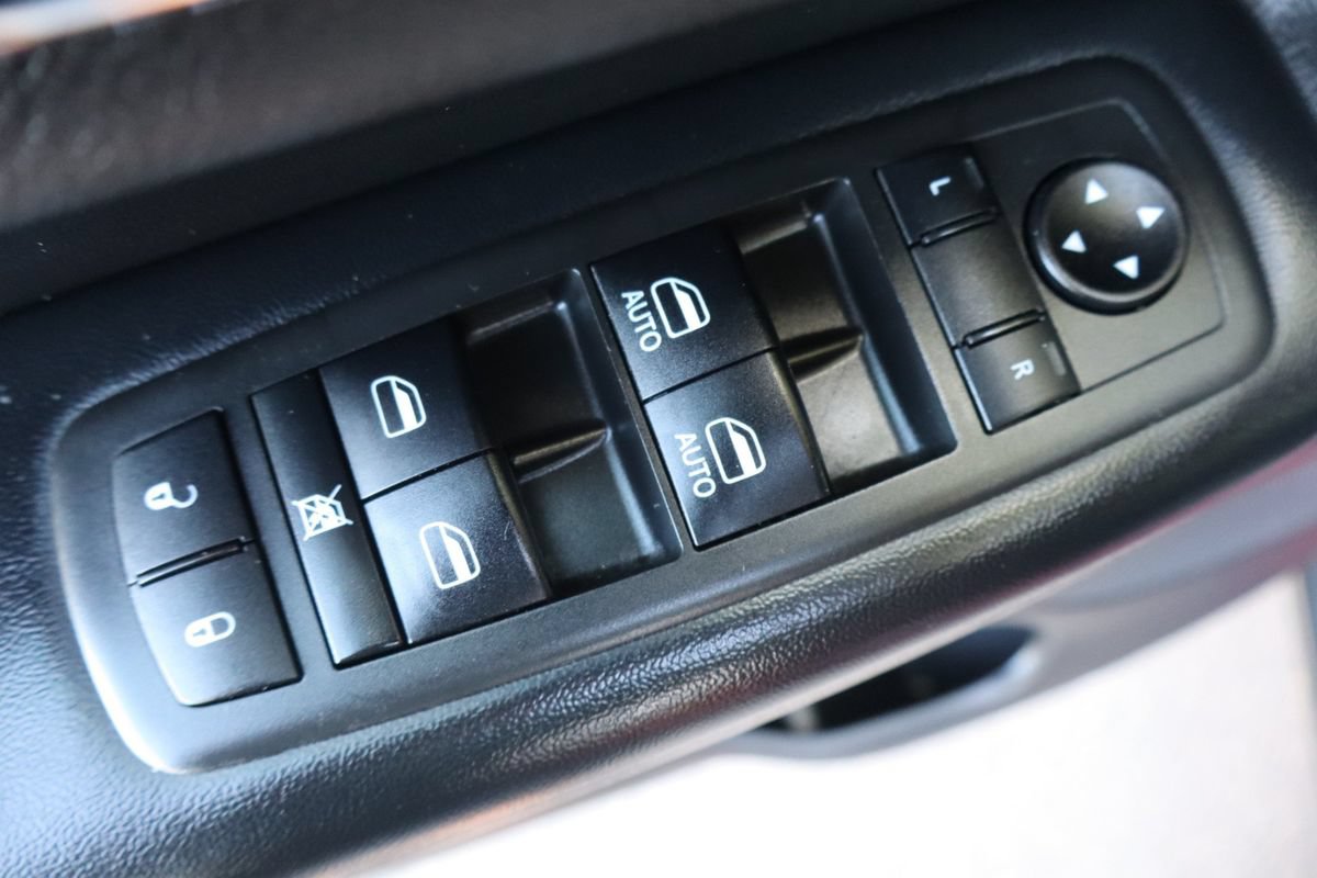 Used 2021 Jeep Grand Cherokee Limited AWD/4WD image 24