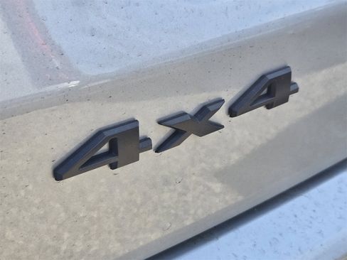 New 2026 Jeep Compass Latitude image 12