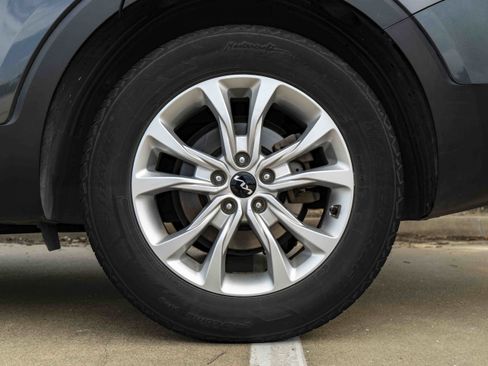 Used 2022 Kia Telluride LX AWD/4WD image 15