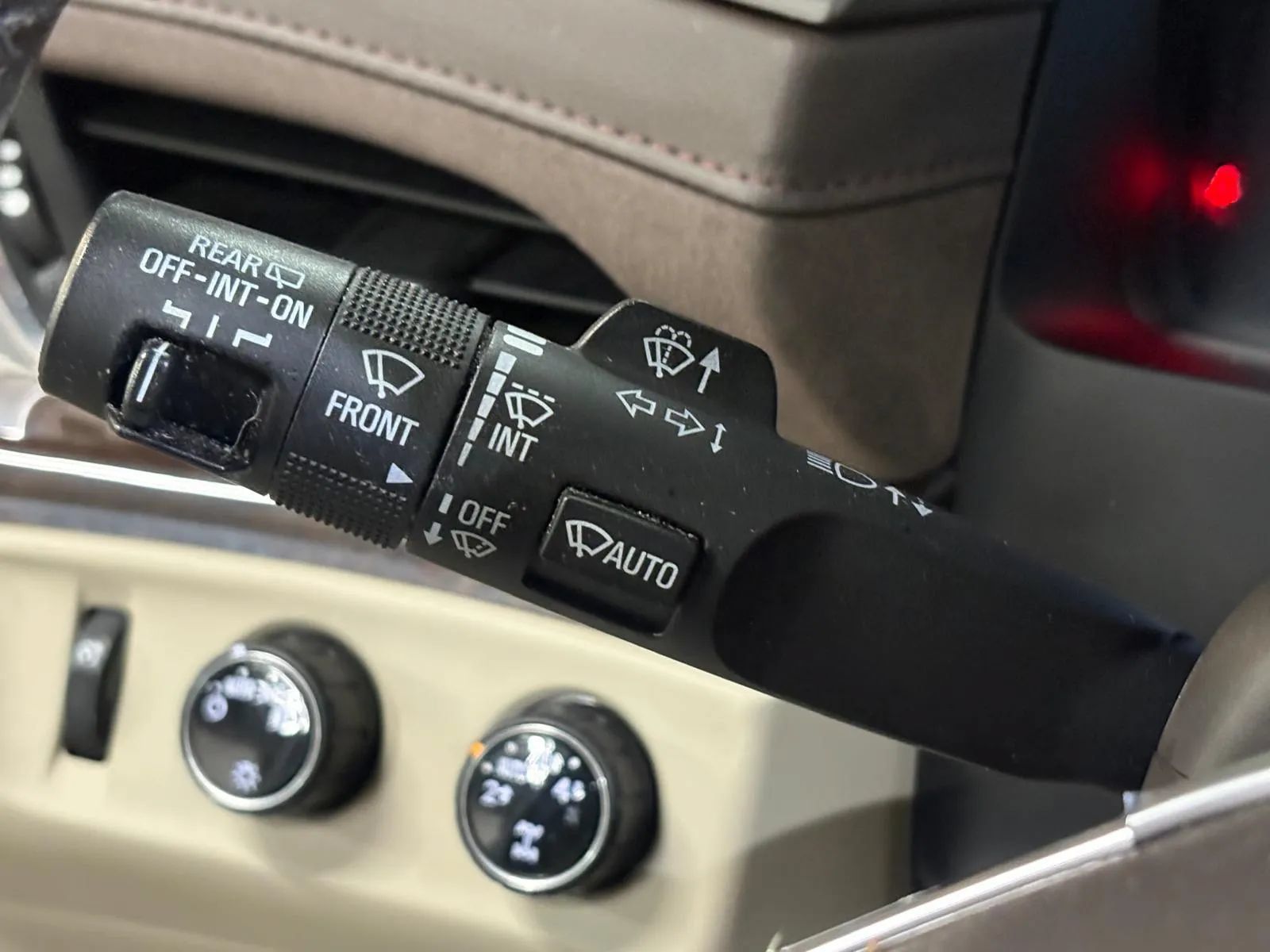 Used 2016 Cadillac Escalade Luxury AWD/4WD image 41