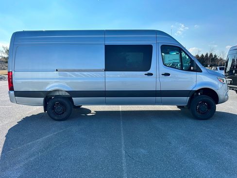 New 2026 Mercedes-Benz Sprinter 2500 image 3