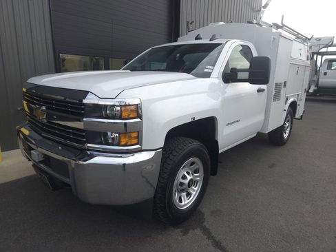 Used 2015 Chevrolet Silverado 3500 W/T image 2