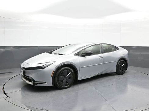 Certified 2024 Toyota Prius Prime SE image 10