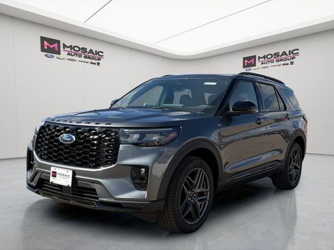 New 2026 Ford Explorer ST-Line image 3