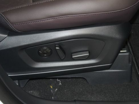 New 2026 Ford Explorer Platinum image 27