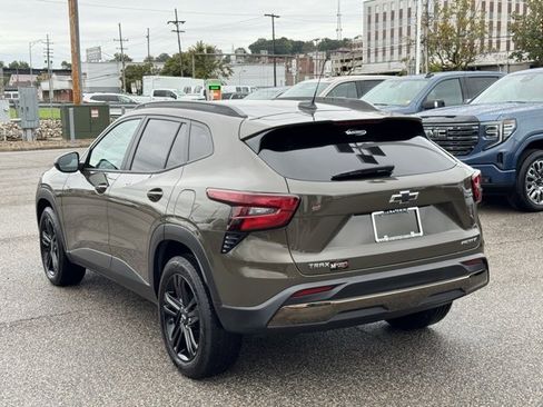 Certified 2024 Chevrolet Trax ACTIV w/ Sunroof Package image 3