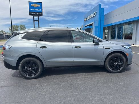 Used 2024 Buick Enclave Essence w/ Sport Touring Edition AWD/4WD image 5