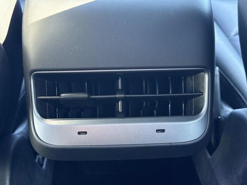 Used 2023 Tesla Model 3 Standard Range image 17