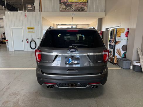 Used 2018 Ford Explorer Platinum AWD/4WD image 5