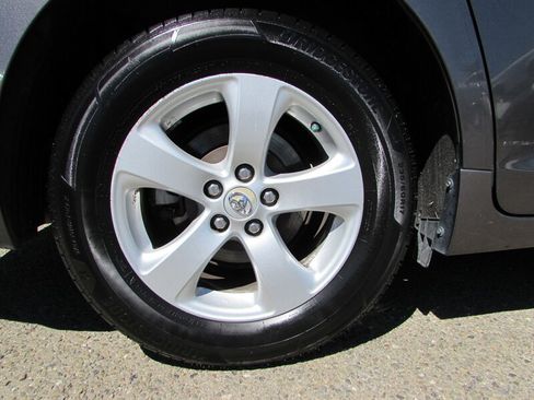 Used 2012 Toyota Sienna LE FWD image 29