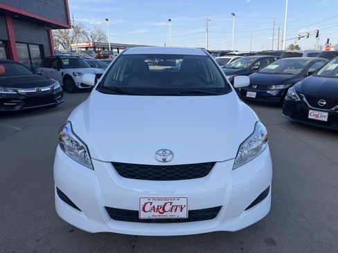 Used 2009 Toyota Matrix image 2