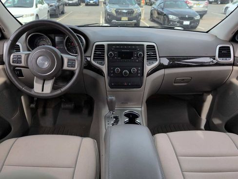 Used 2012 Jeep Grand Cherokee Laredo w/ Laredo E Group image 15