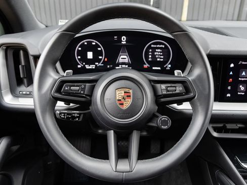 Certified 2025 Porsche Cayenne AWD/4WD image 13