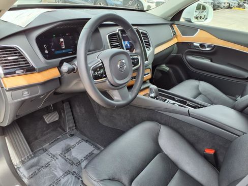 Certified 2023 Volvo XC90 B6 Plus w/ Protection Package Premier image 21