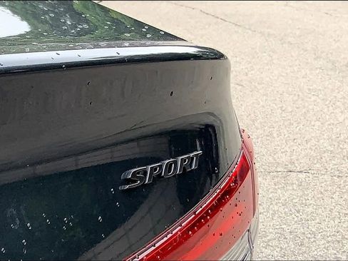 Used 2022 Honda Civic Sport image 9