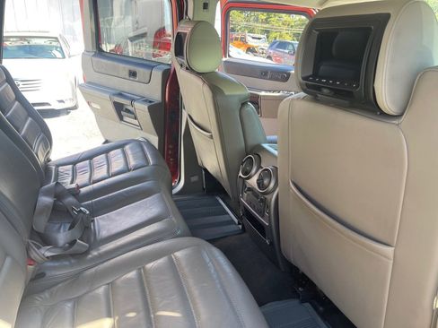Used 2003 HUMMER H2 w/ Preferred Equipment Group image 25